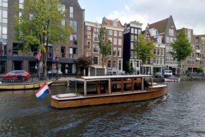A unique experience! Semi private cruise. Authentic stylish boat! Book Leemstar! - Canal Ring (Grachtengordel): your first big-picture Amsterdam moment