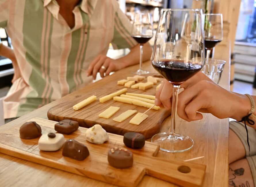 Amsterdam: 10 Tastings Guided Food Tour by UNESCO Canals - Where it starts: Gastrovino on Spui Square