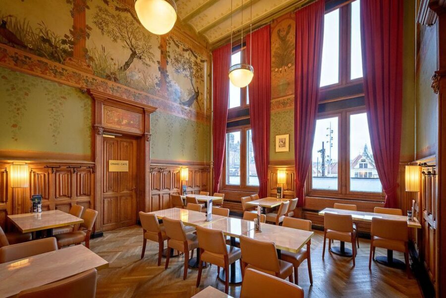 Amsterdam: 3-Course Meal in Historic 1st Class Waiting Rooms - Your 3-Course Menu: Soups, Sauces, and Two Desserts