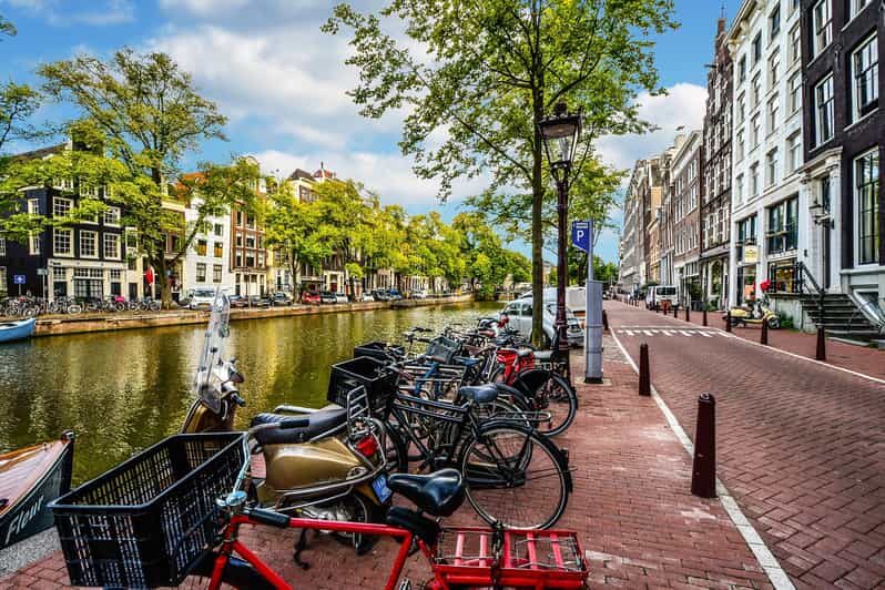 Amsterdam: 3-Hour Private Bike Tour of the City Center - Jordaan: galleries, markets, and streets that feel local