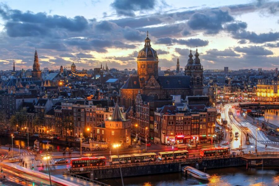 Amsterdam: After Dark Red Light District Tour - Oude Kerk: Amsterdam’s Oldest Building as the Tour’s Anchor