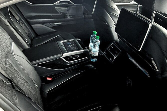Amsterdam Airport & Non-Airport Private Transfer to City Center - Price and value: $60 per person and when it makes sense