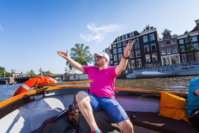 Amsterdam All-Inclusive 90-Minutes Heated Cruise by Captain Jack - Drinks and Snacks: How Unlimited Wine and Beer Really Changes the Experience