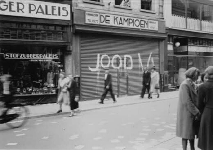 Amsterdam: Anna Frank and World War II History Walking Tour - Guide Quality and What to Do With Italian Language Tours