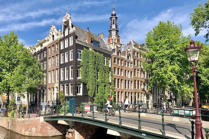 Amsterdam : Anne Frank Tour in EN/DE/IT/ES - From Auschwitz Remembrance to Black Death Clues: South Church and the In-Between Years