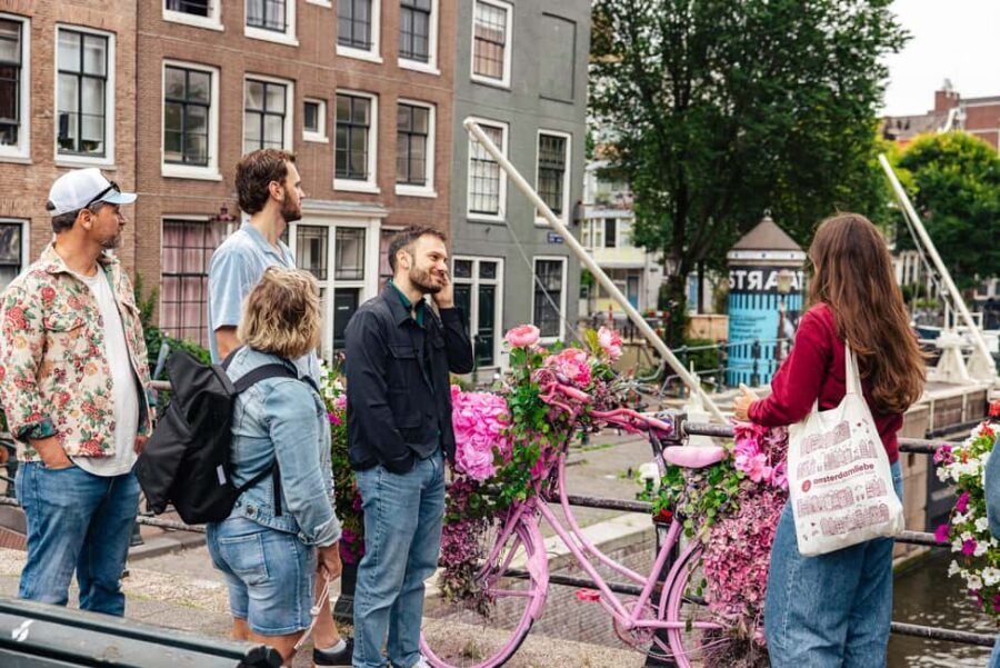 Amsterdam: Anne Frank Walking Tour - Guided in EN/DE/IT/ES - Languages, group comfort, and who this tour fits best
