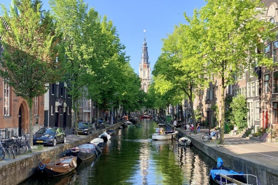 Amsterdam: Anne Frank Walking Tour - Guided in EN/DE/IT/ES - Anne Frank’s diary as the tour’s moving thread