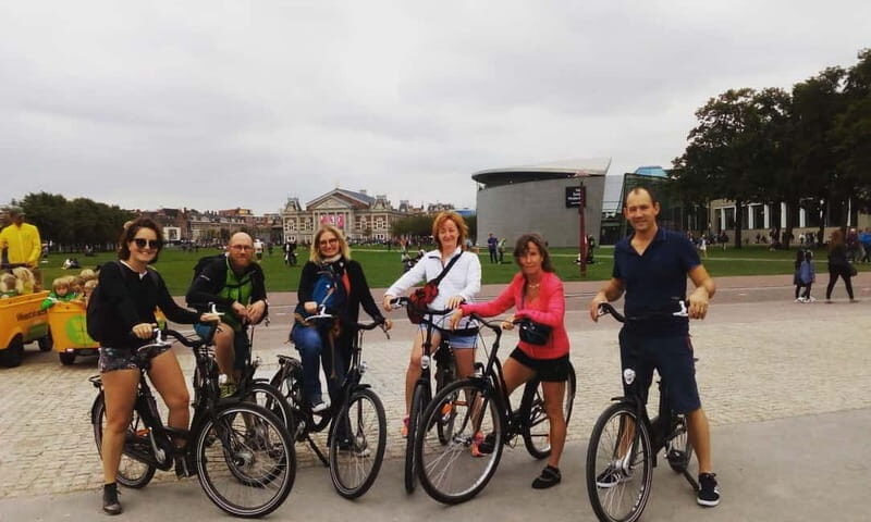 Amsterdam bike tour with a French-speaking guide local! - Museumkwartier, Dam Square, and Westerkerk: the big sights with context