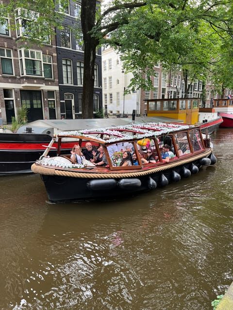 Amsterdam: Boat Tour with Optional Unlimited Drinks - Key things that make this cruise worth your time