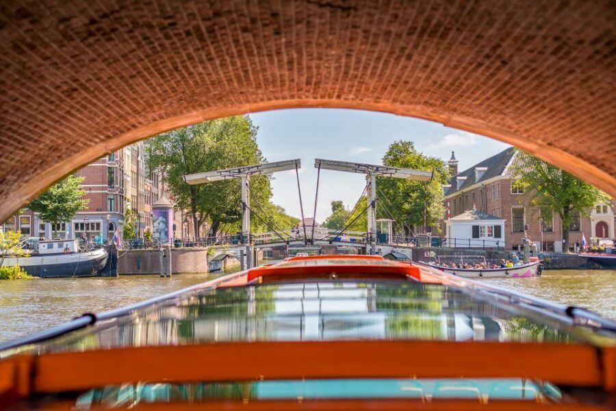 Amsterdam: Body Worlds Exhibition and Canal Cruise - Ripley’s Dam Square view: a quick bonus you shouldn’t skip