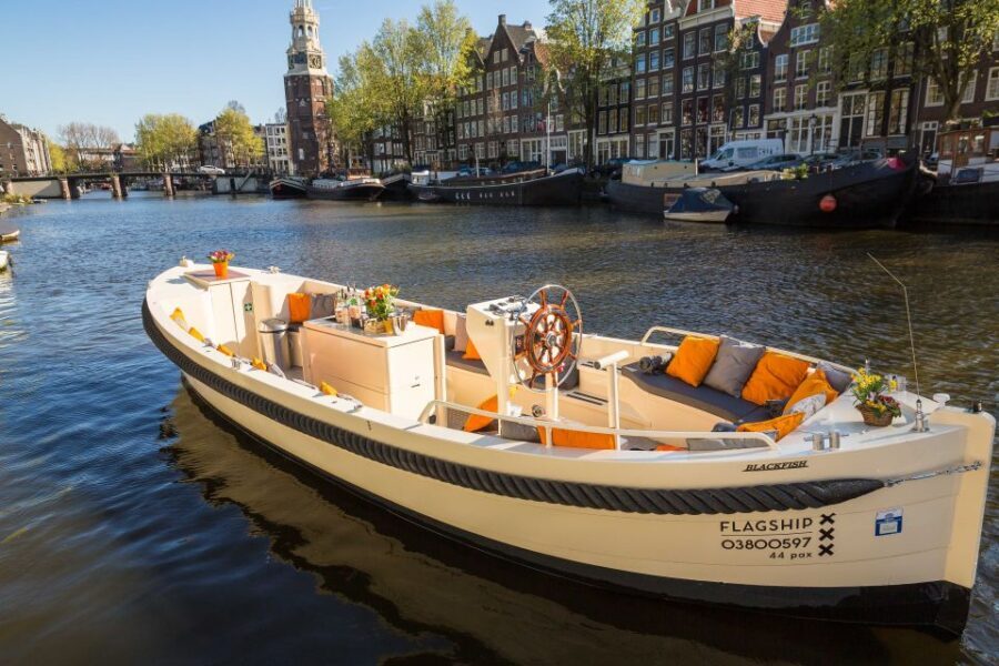 Amsterdam: Canal Belt Private Beer Boat Tour - The 90-minute canal cruise: what you’ll see from the water