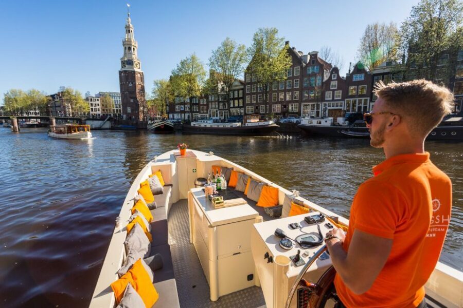 Amsterdam: Canal Belt Private Beer Boat Tour - Practical tips so your cruise goes smoothly