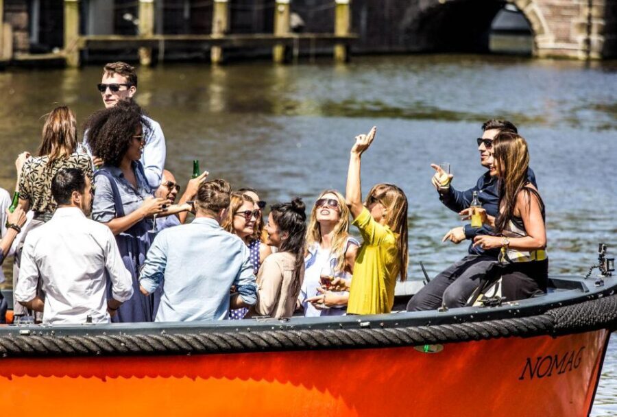 Amsterdam: Canal Belt Private Beer Boat Tour - Getting to the dock near Seapalace (and what to expect once you arrive)