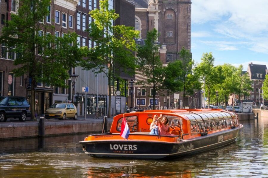 Amsterdam: Canal Cruise and Entrance to Xtracold Icebar - How the combined ticket works in real life