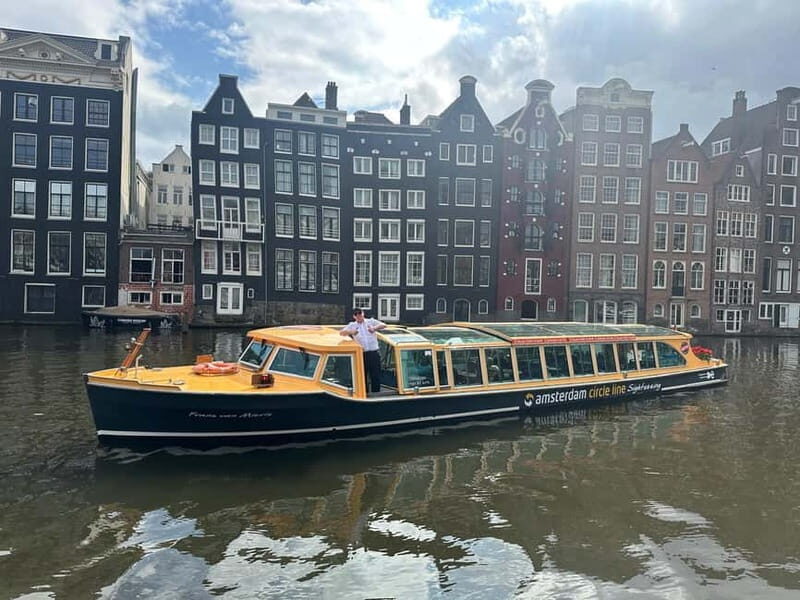 Amsterdam canal cruise with culinary burger or cheese & wine - The Skipper and the Stories: How the Cruise Actually Feels