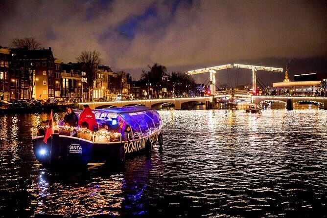 Amsterdam Canal Cruise With Live Guide and Unlimited Drinks - How the live guide turns canals into a story you can picture
