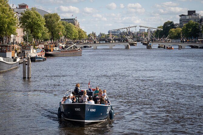 Amsterdam Canal Cruise with Live guide & Two drinks - Central St. - Who This Cruise Fits Best (and Who Might Prefer Another Plan)