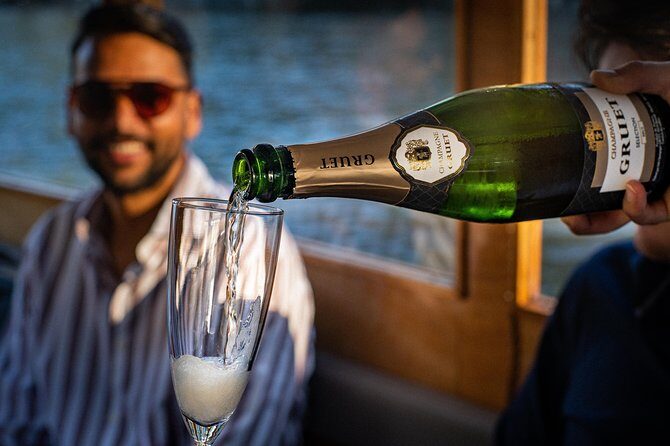 Amsterdam Champagne Private Canal Cruise - The 90 minutes on the water: what you’re really signing up for