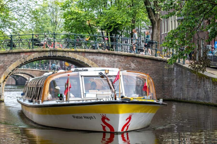 Amsterdam: City Centre Canal Cruise & Free Flower Cocktail - Why this Amsterdam canal cruise is the fast track to city sights