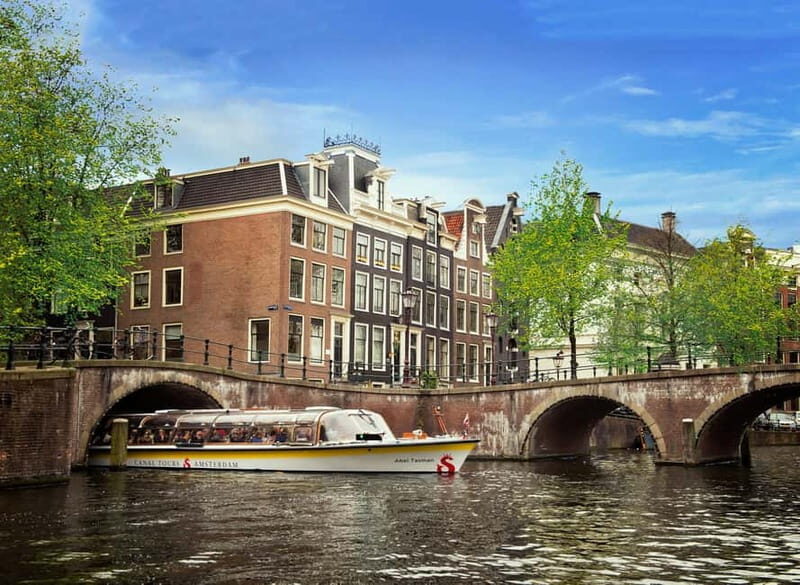 Amsterdam: City Centre Canal Cruise & Free Flower Cocktail - Price and value for about $19: what you’re really paying for