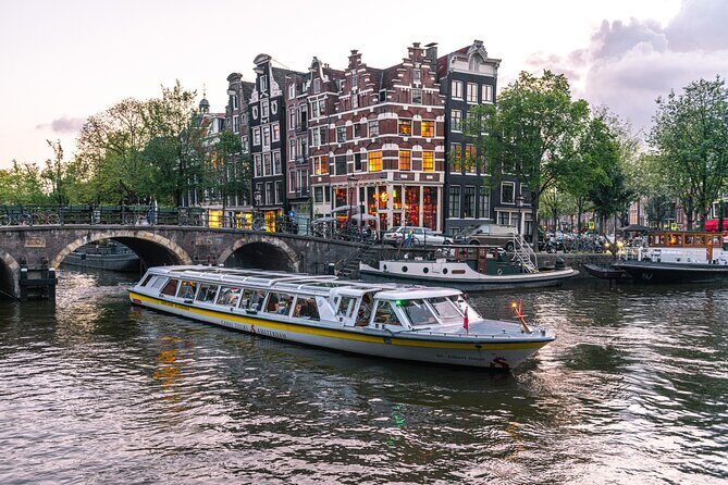 Amsterdam City Centre Cruise on heated boat with Audioguide - FAQ