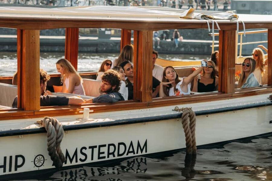 Amsterdam: Classic Boat Cruise with Optional Cheese & Wine - The guides: where the experience actually clicks