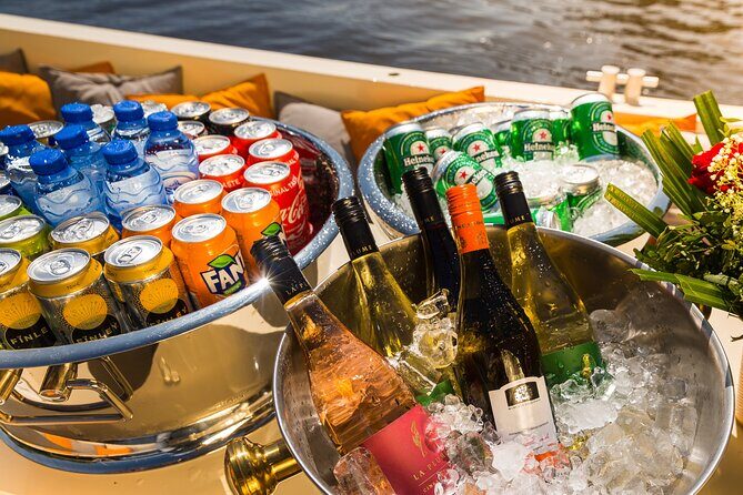Amsterdam Classic Saloon Boat Canal Cruise with Live Guide - Amstel River cruising: why the route stays memorable