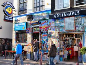 Amsterdam: Coffee Shops Walking Tour - How the Tour Reads Amsterdam’s Politics Like a Story
