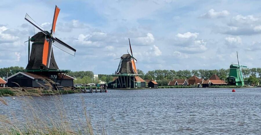 Amsterdam: Countryside Bike Tour and Zaanse Schans Windmills - Zaanse Schans village time: enough to feel it, not enough to get stuck