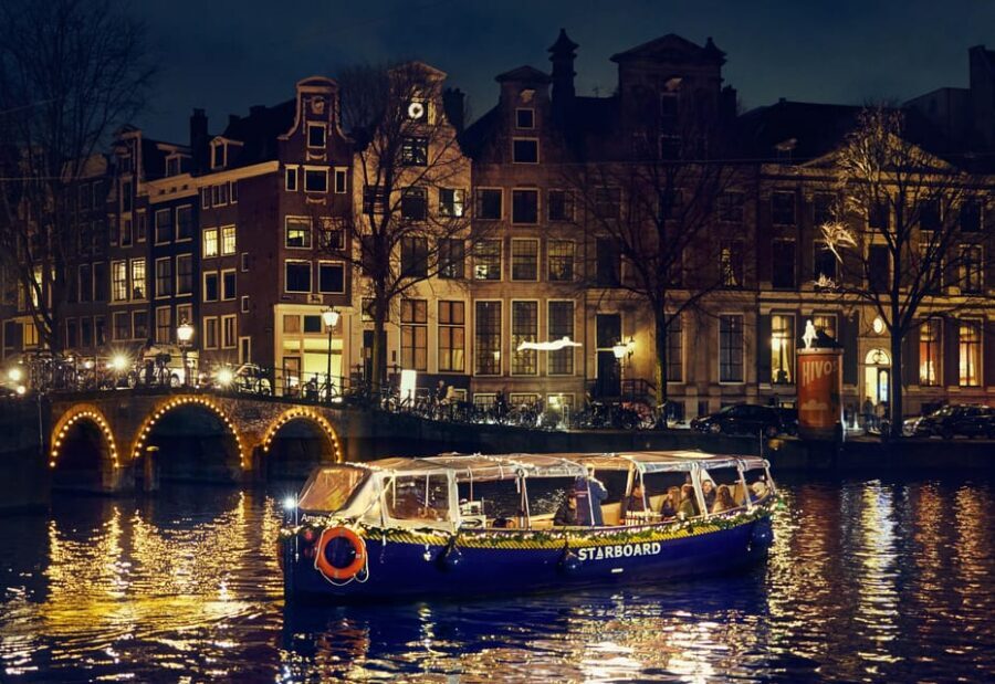 Amsterdam: Cozy Evening Canal Cruise With Open Bar Option - The UNESCO Golden Age canals and the Jordaan-style feel