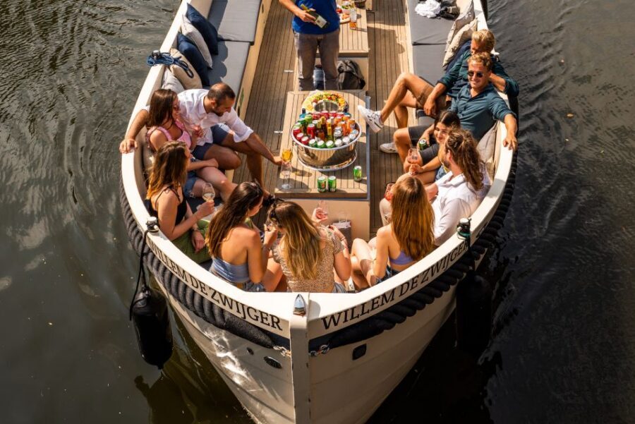 Amsterdam: Cozy Evening Canal Cruise With Open Bar Option - Seven Bridges viewpoint and the Rokin return route