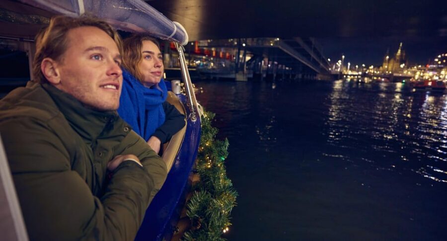 Amsterdam: Cozy Evening Canal Cruise With Open Bar Option - Drinks on the canal: when open bar is actually worth it