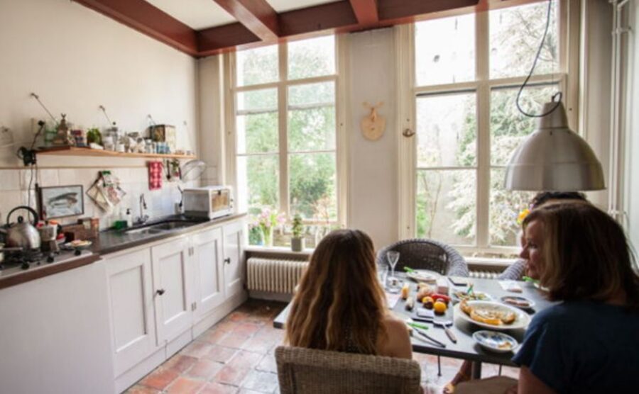 Amsterdam: Craft Dutch Pancakes in Charming Canal House - Meet Fusina Verloop and Settle into a Real Amsterdam Home