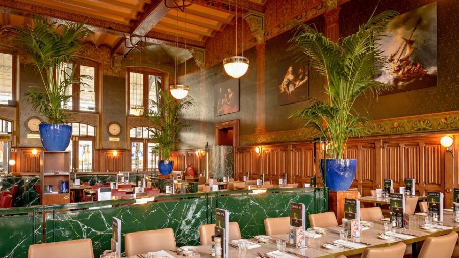 Amsterdam: Dutch Bitterballen and Croquette Tasting - Drinks, service pace, and the practical comfort of a station meal