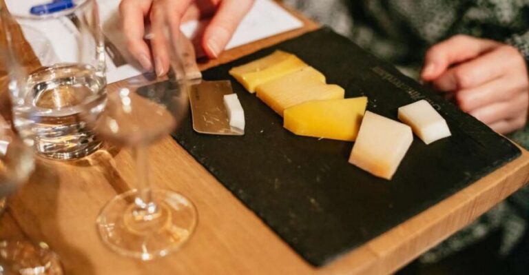 Amsterdam: Dutch Cheese Tasting Experience with Wine - Finding the Old Amsterdam Cheese Store (and Navigating Stairs)