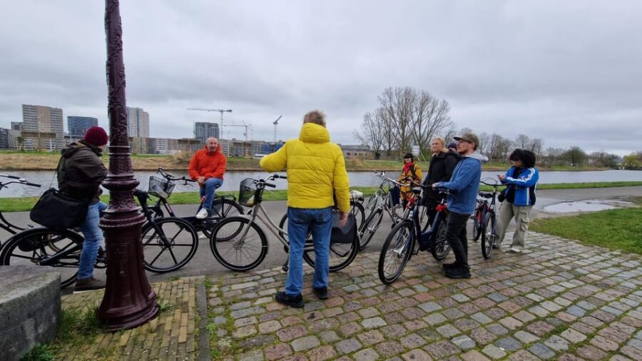 Amsterdam: Dutch Countryside E-Bike with Cheese & Clogs - Bike comfort and safety: what you should check before you roll