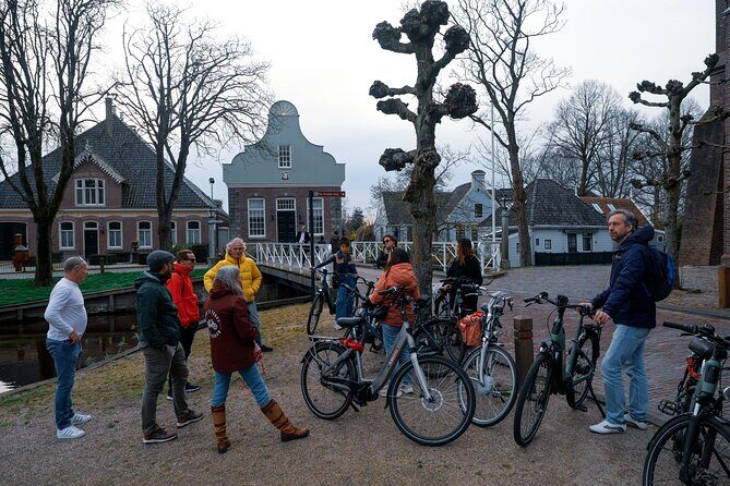 Amsterdam E Bike Tour to the Windmills of Zaanse Schans - Amsterdam North and Het Twiske: when the route starts feeling rural