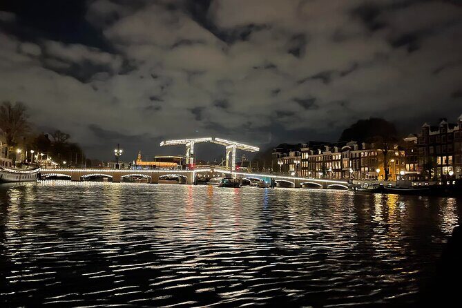 Amsterdam Evening Cosy & Small Cruise & Drinks and Bites - Sunset - What the captain actually does for you on this cruise