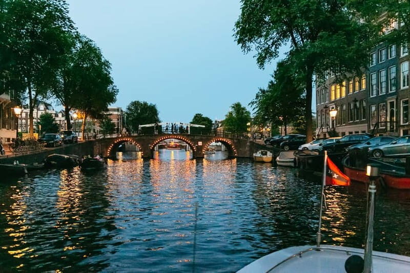 Amsterdam: Evening Cruise with Optional Wine and Snacks - Comfort and timing: what 1.5 hours feels like in real life