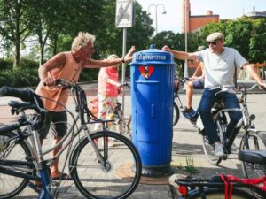 Amsterdam: Explore the City Highlights by Bike - Magere Brug and the classic postcard crossing
