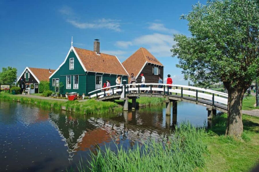 Amsterdam: Explore Zaanse Schans: Half-Day Luxury Coach Trip - How the 3.5 hours really feel on the ground