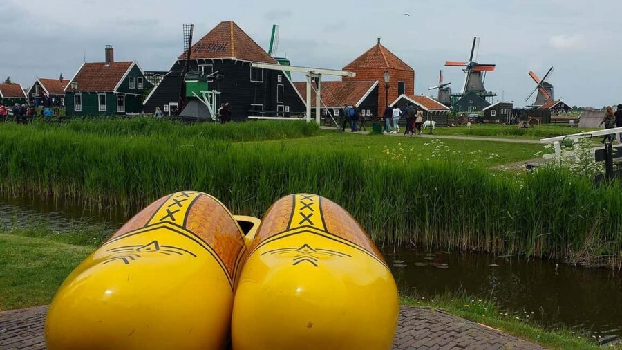 Amsterdam: Explore Zaanse Schans: Half-Day Luxury Coach Trip - Price and value: how $20 stacks up for a half-day