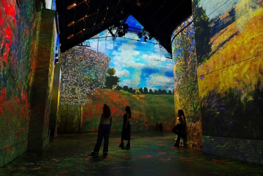 Amsterdam: Fabrique des Lumières Entry Ticket - The Kingdom of the Pharaohs: pyramid builders come alive in projected light