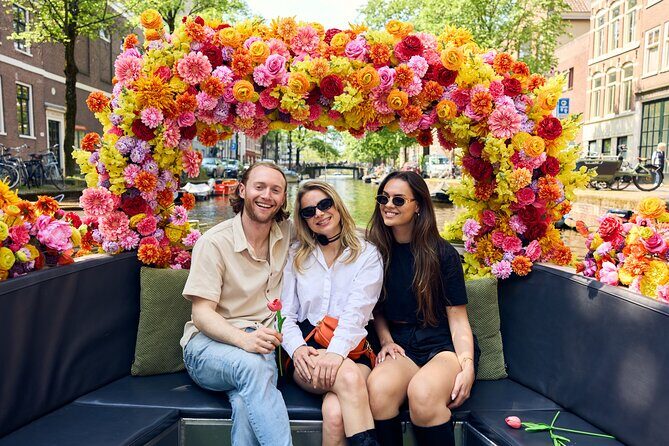 Amsterdam Flower Boat Canal Cruise with Local Guide - A one-hour flower-boat fix for canal views