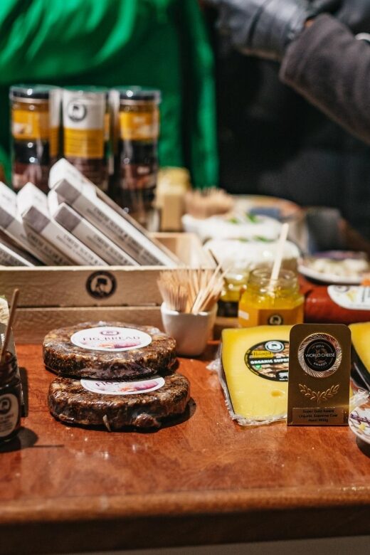 Amsterdam: Food and Culture Walking Tour with Tastings - Where this Amsterdam food tour really starts: the Flower Market