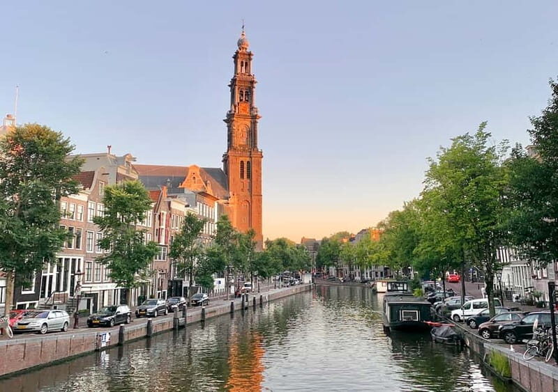 Amsterdam: German Canal Cruise with Unlimited Drinks Option - Why this German-guided canal cruise feels more like local life