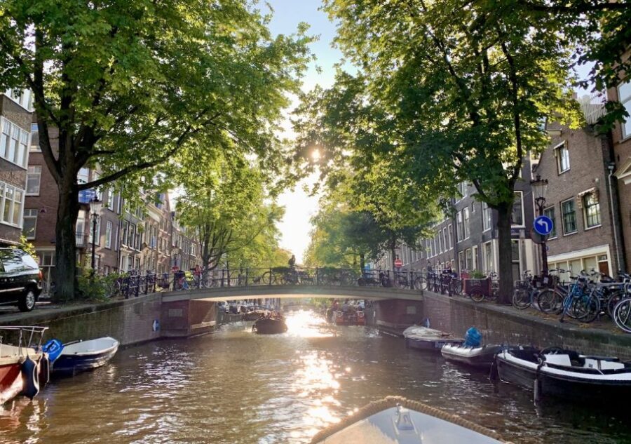 Amsterdam: German Canal Cruise with Unlimited Drinks Option - Should you pick the unlimited drinks option?
