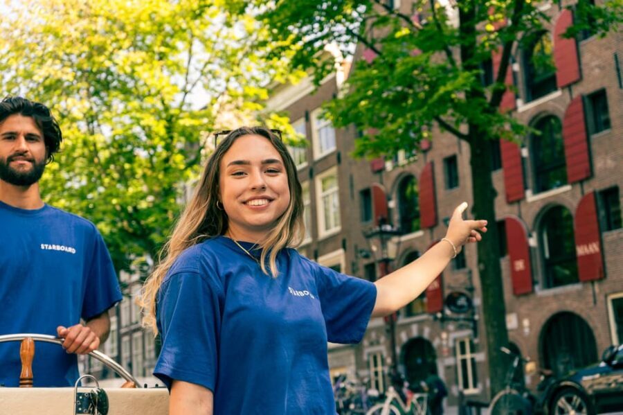 Amsterdam: German Guided Canal Cruise with on Board Bar - Starting at Starboard Dock: Easy Access, Clear Check-In