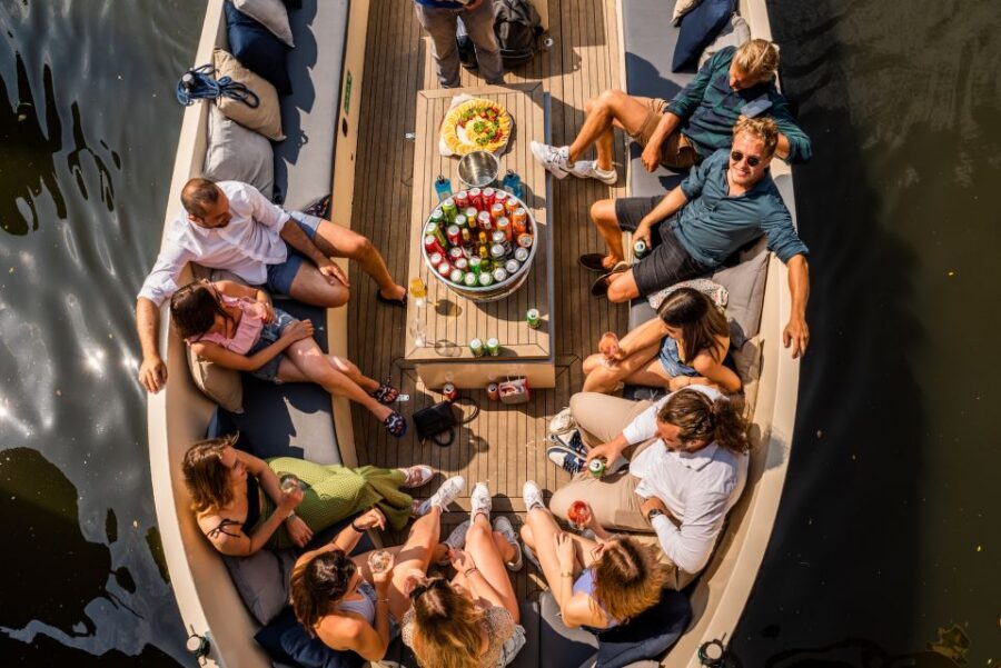 Amsterdam: German Guided Canal Cruise with on Board Bar - Onboard Bar and Guide Q&A: Make the Ride Feel Like a Plan