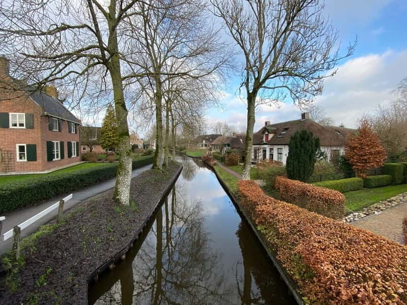 Amsterdam: Giethoorn, Afsluitdijk and Zaanse Schans Day Trip - Who should book this trip, and who should skip it